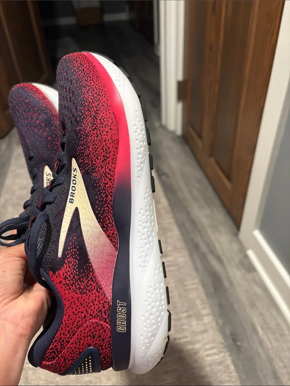 Brooks Running Shoes - Navy & Red with Cream Accent size 11